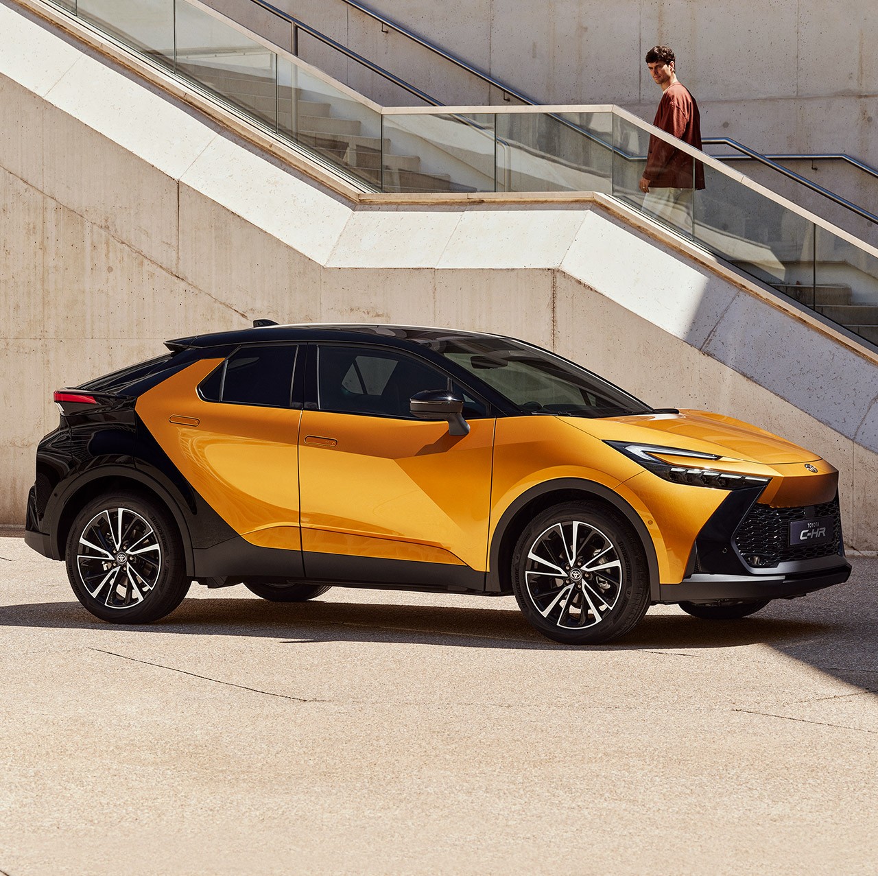 NOWA TOYOTA C-HR